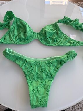 Green Eyelet Lace Underwire Bikini Set
